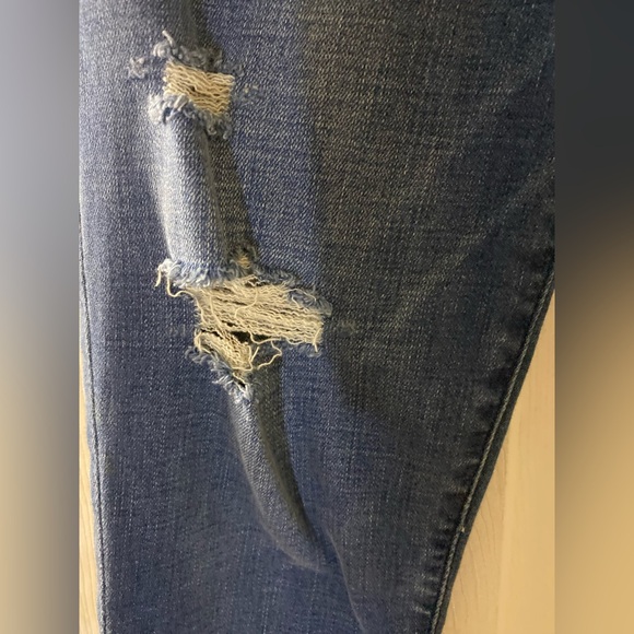 💙GREAT CONDITION | Abercrombie & Fitch | Size 4R - Picture 11 of 17